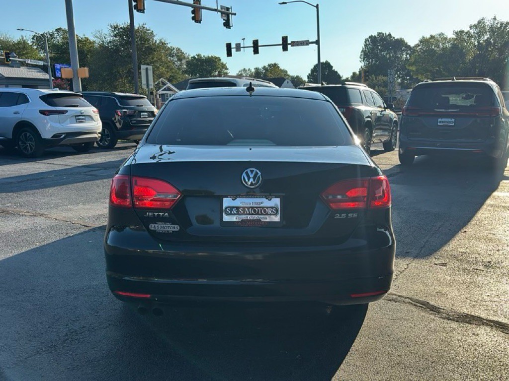 2013 Volkswagen Jetta Image 4