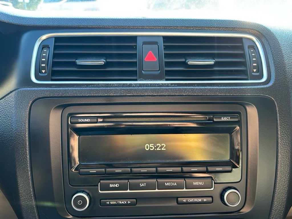2013 Volkswagen Jetta Image 13