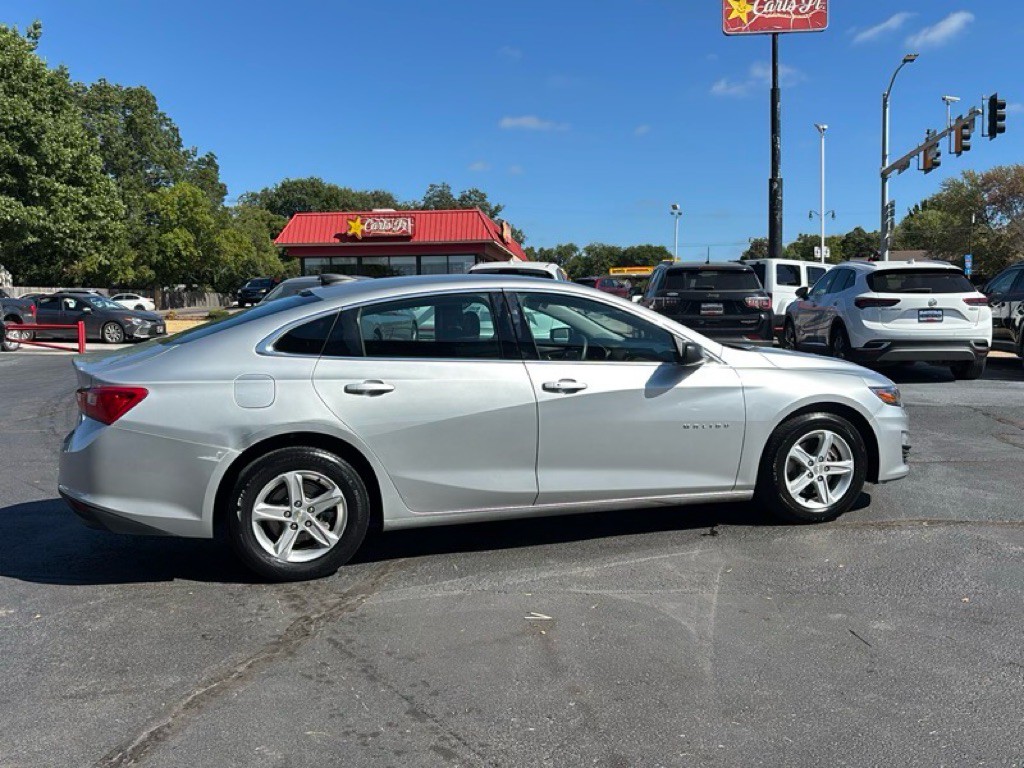 2021 Chevrolet Malibu Image 5
