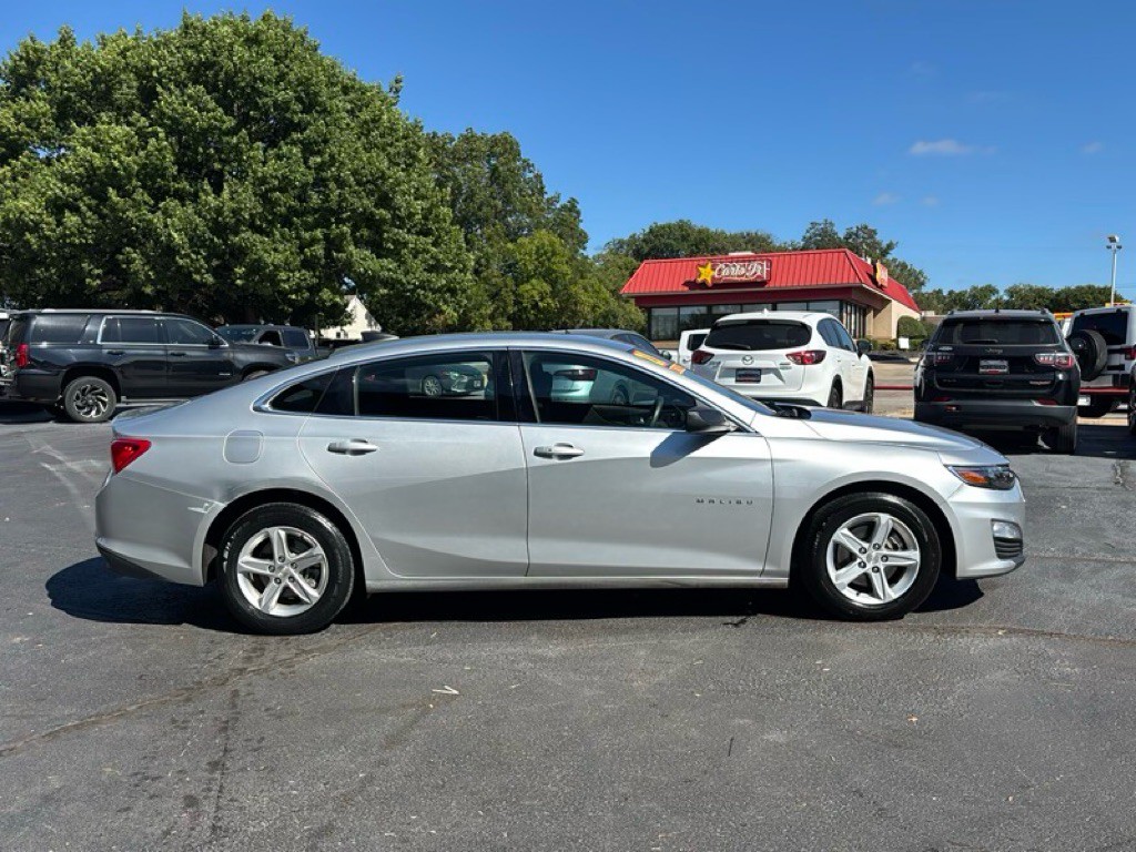 2021 Chevrolet Malibu Image 6