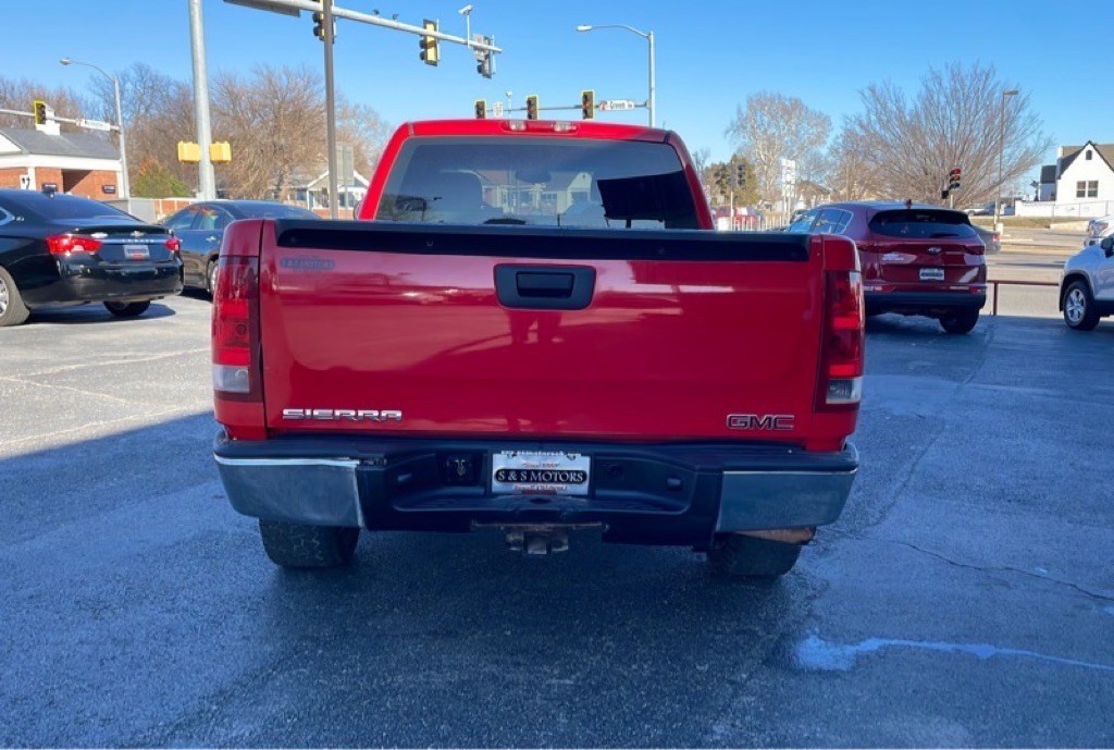 2008 GMC Sierra Image 1