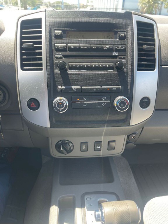 2012 Nissan Frontier Image 10