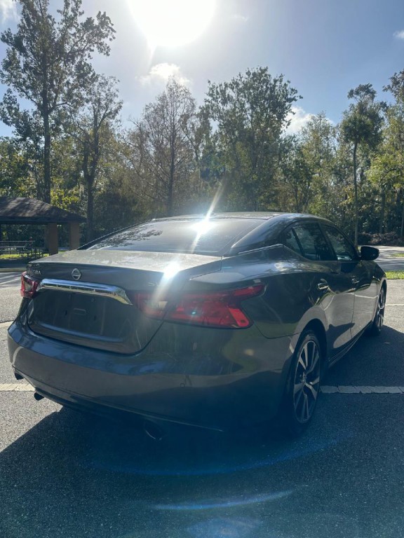 2017 Nissan Maxima Image 1