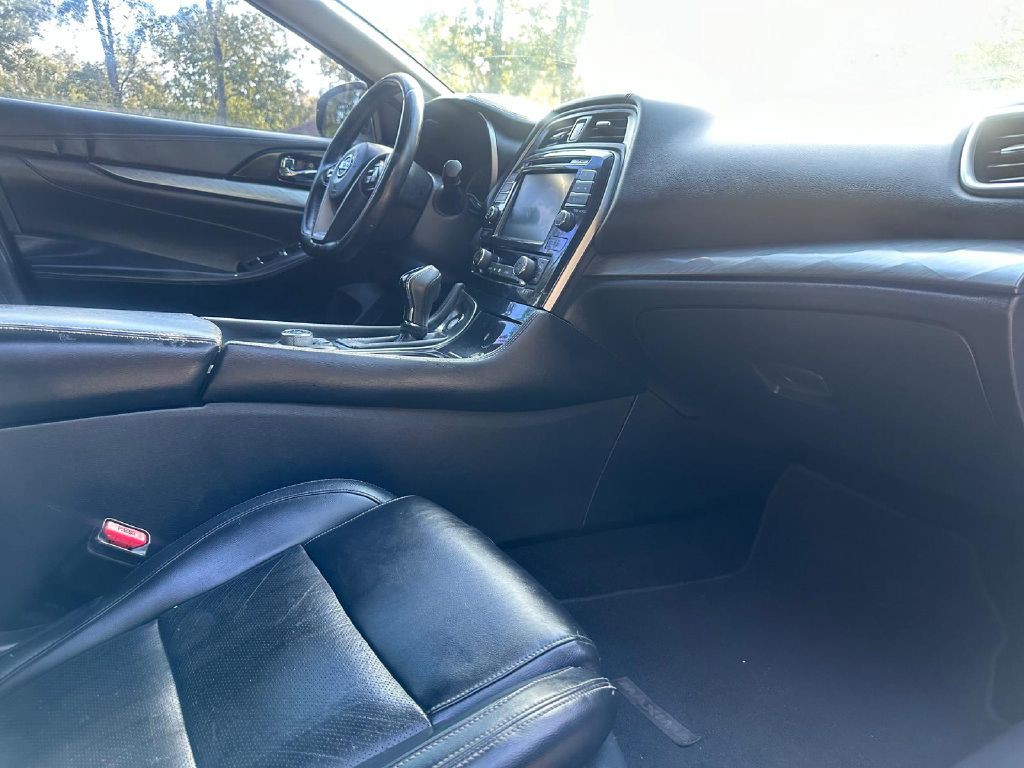 2017 Nissan Maxima Image 4