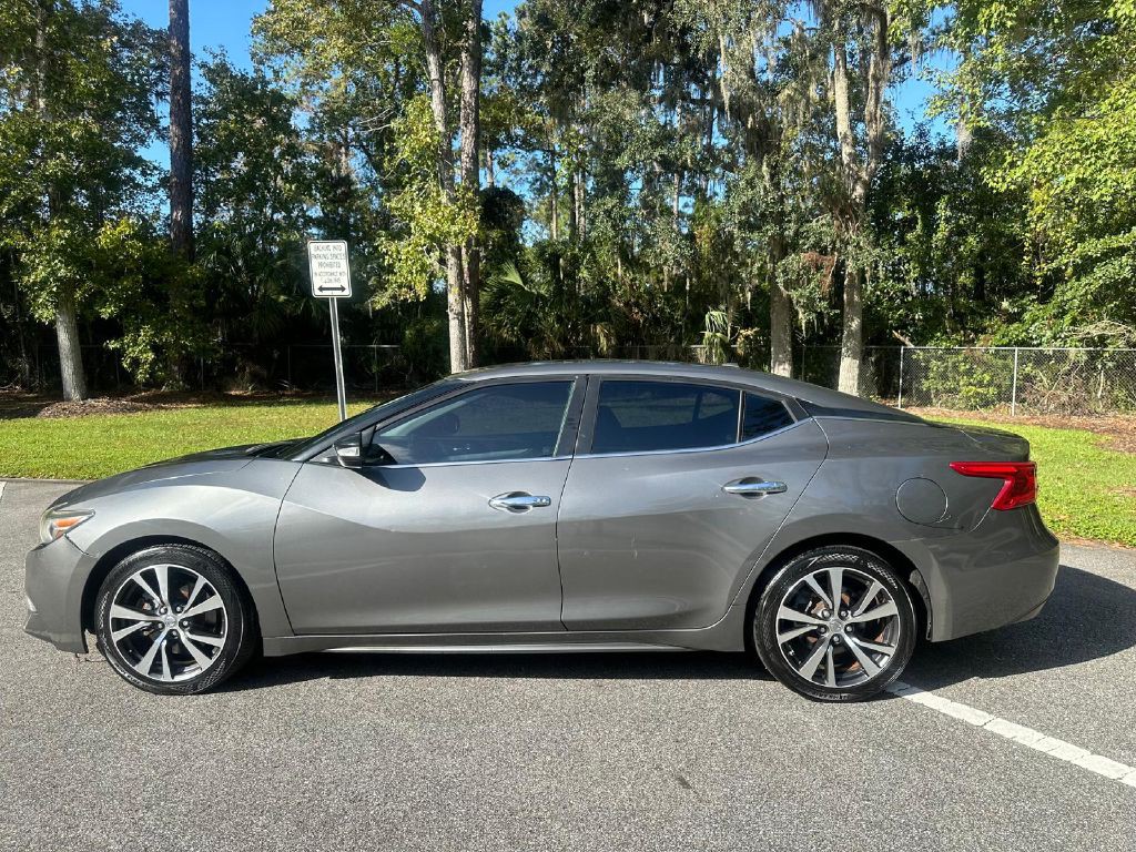 2017 Nissan Maxima Image 10