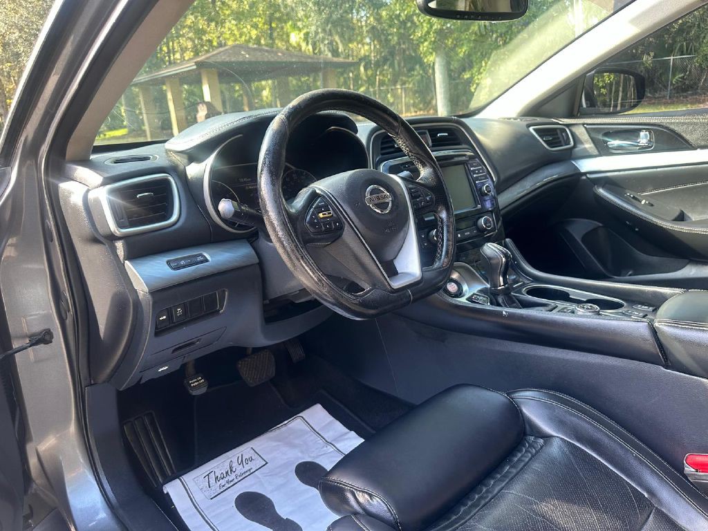 2017 Nissan Maxima Image 11