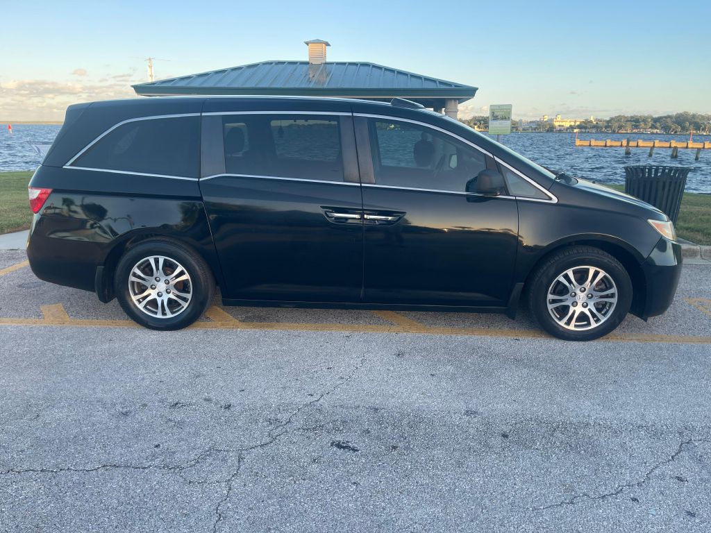 2011 Honda Odyssey Image 6