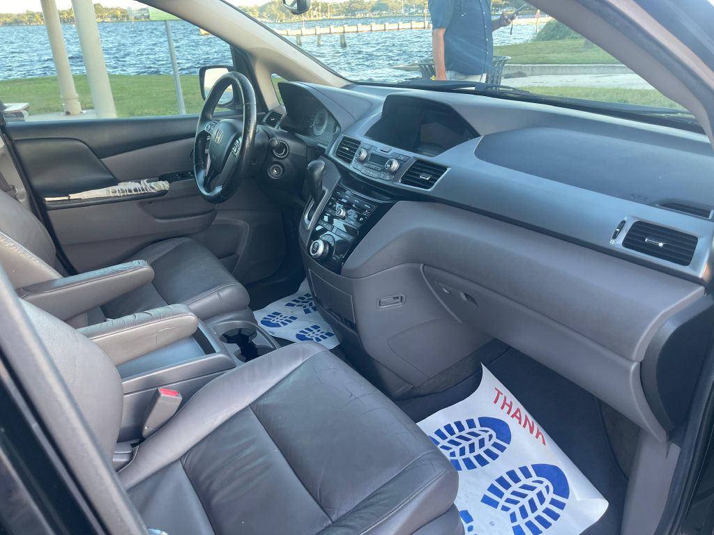 2011 Honda Odyssey Image 18