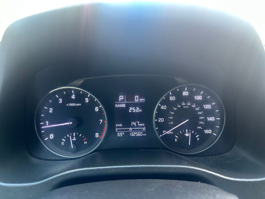 2017 Hyundai Elantra Image 7