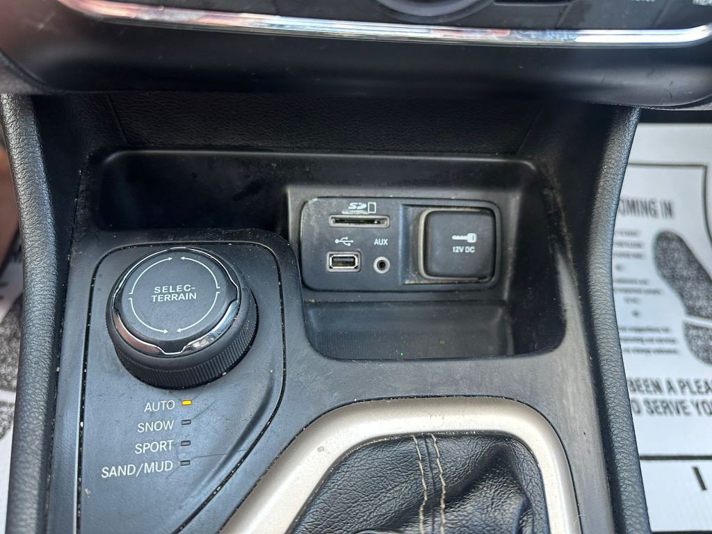 2016 Jeep Cherokee Image 13