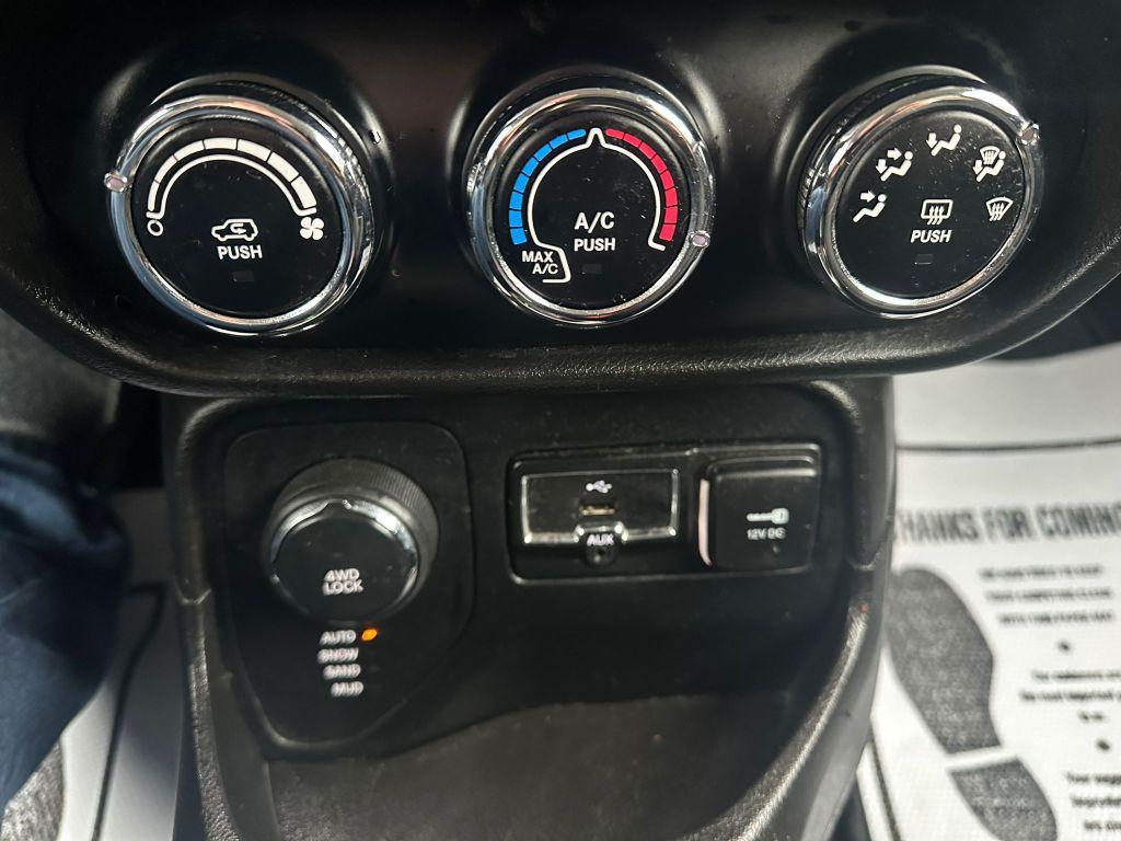 2017 Jeep Renegade Image 11