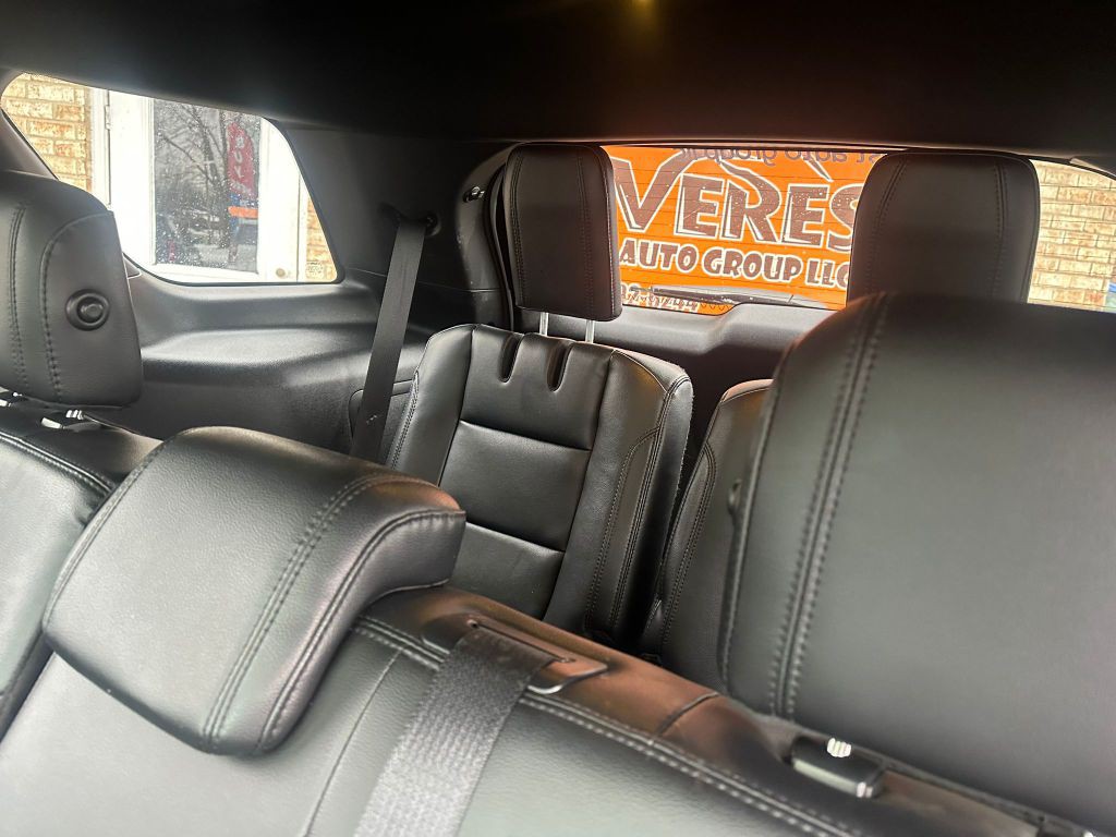 2017 Ford Explorer Image 8