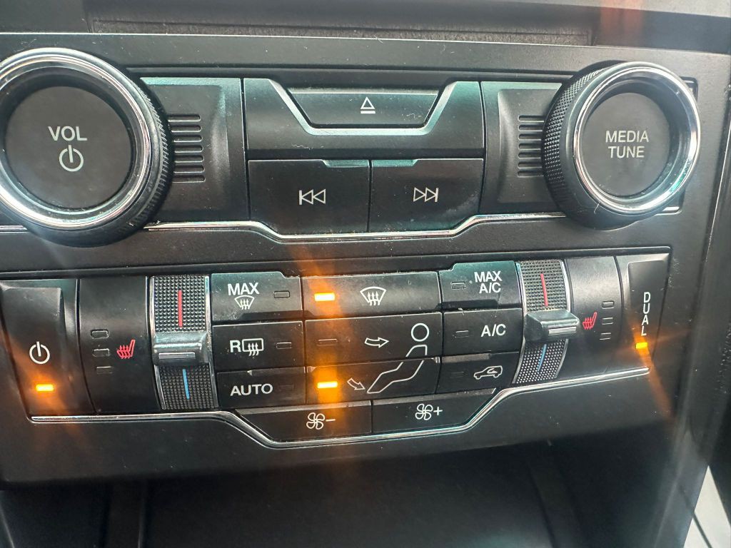 2017 Ford Explorer Image 14