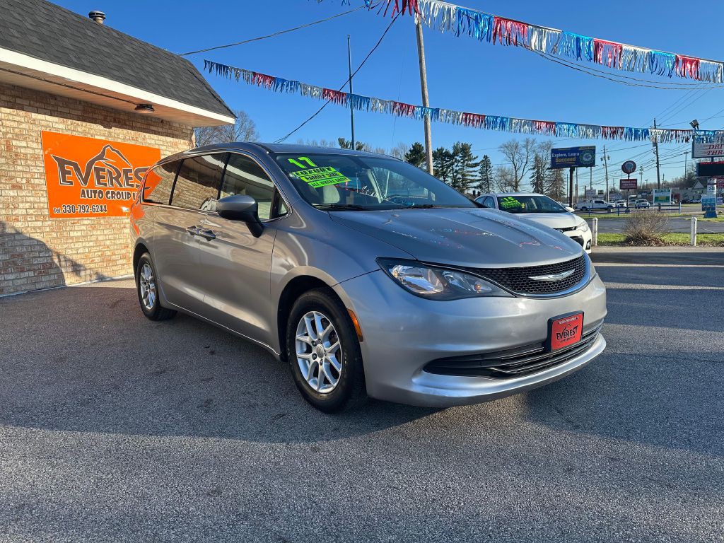 2017 Chrysler Pacifica Image 2
