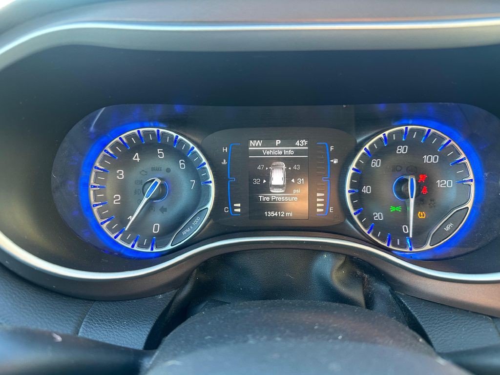 2017 Chrysler Pacifica Image 10