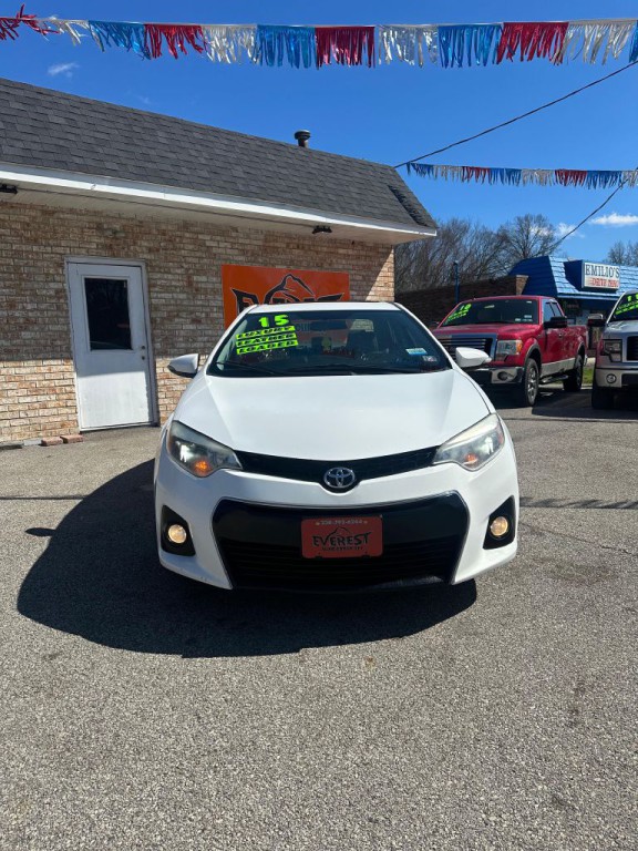 2015 Toyota Corolla Image 1