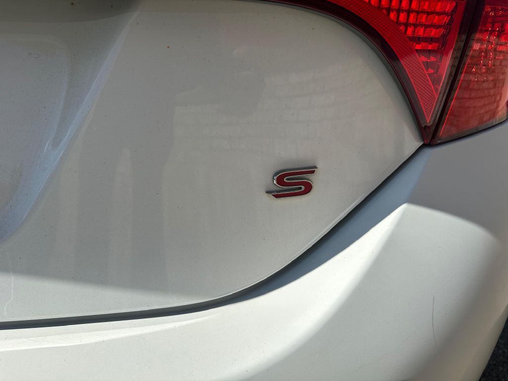 2015 Toyota Corolla Image 5