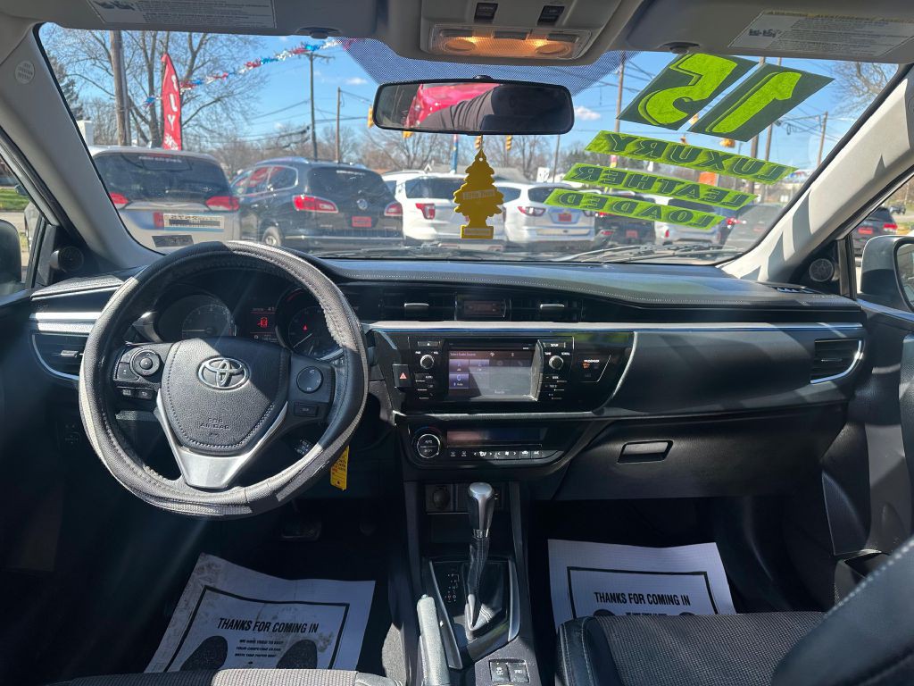 2015 Toyota Corolla Image 8