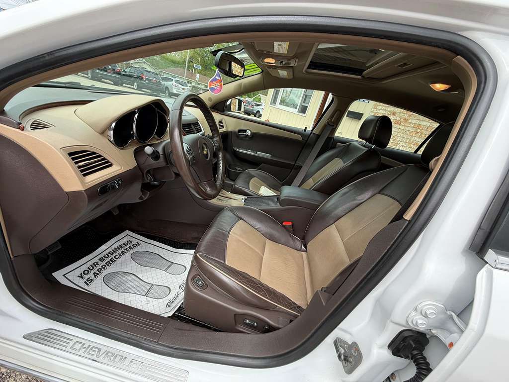 2009 Chevrolet Malibu Image 10