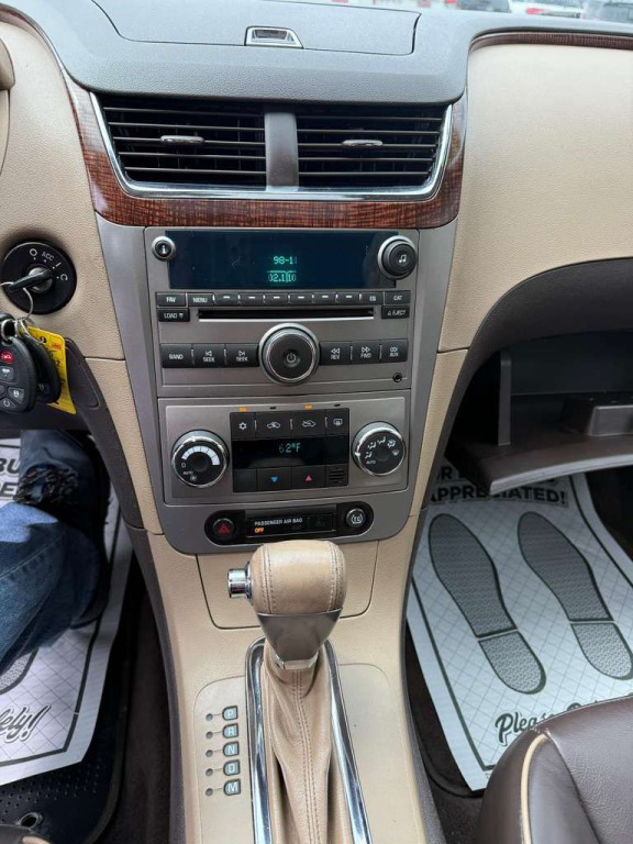 2009 Chevrolet Malibu Image 13