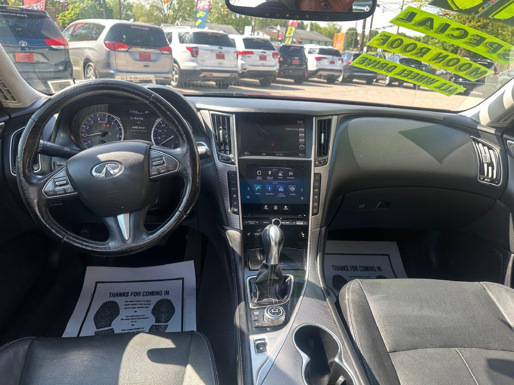 2015 INFINITI Q50 Image 9