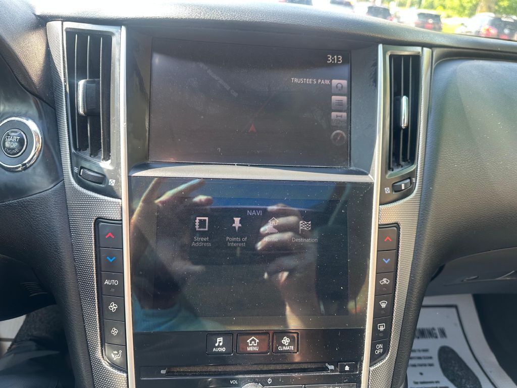 2015 INFINITI Q50 Image 11