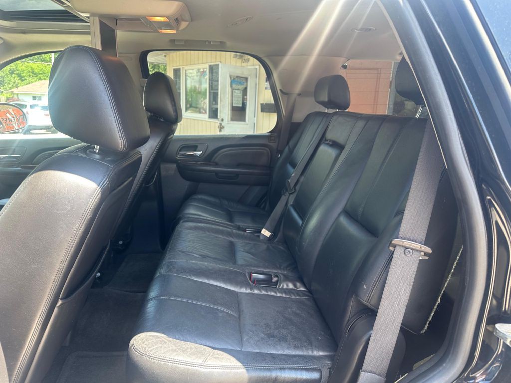 2008 GMC Yukon Image 6