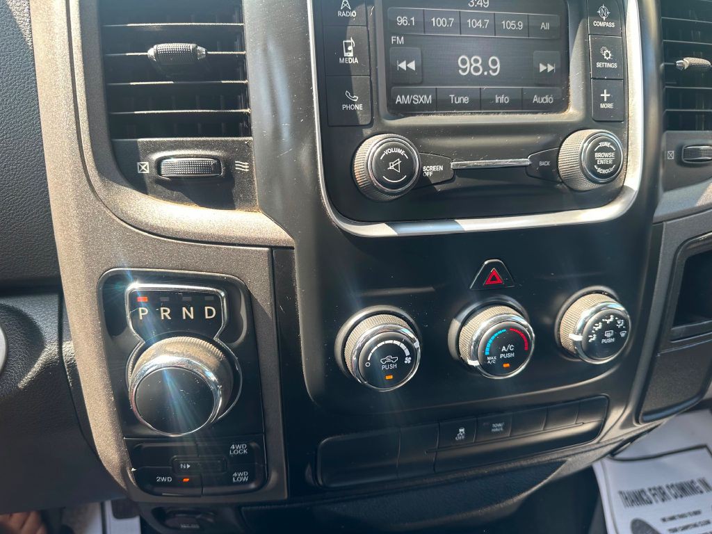 2015 RAM 1500 Image 9