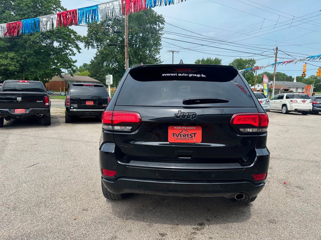 2017 Jeep Grand Cherokee Image 4