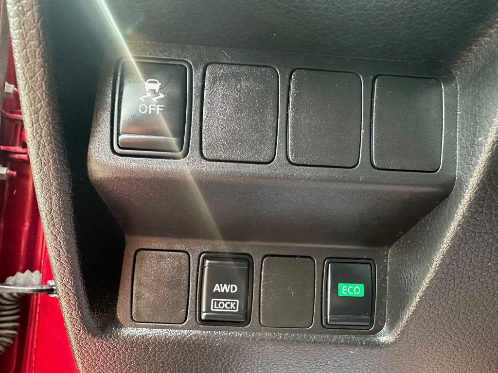 2018 Nissan Rogue Image 11