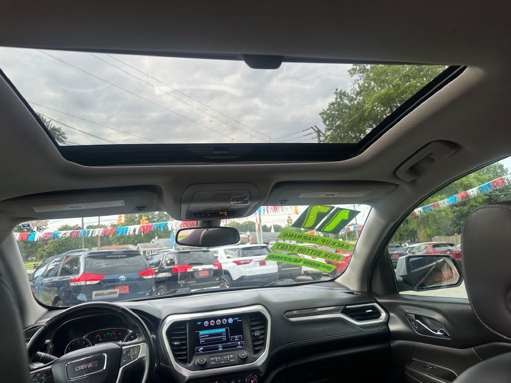 2018 GMC Acadia Image 9