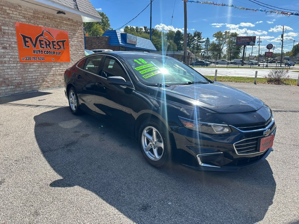 2018 Chevrolet Malibu Image 2