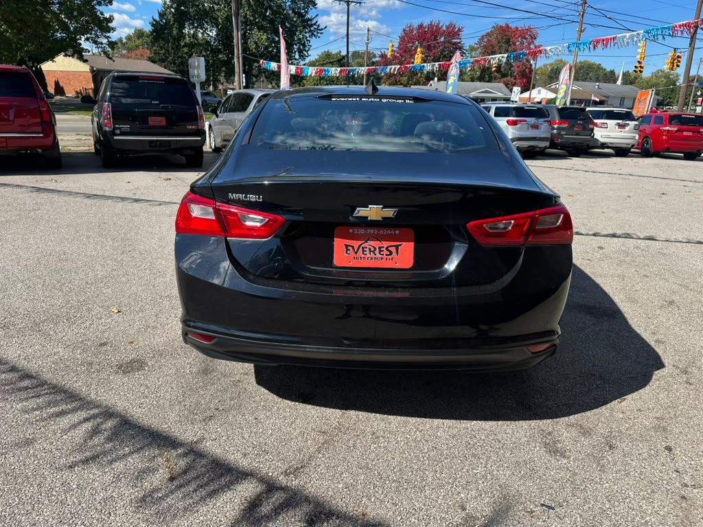 2018 Chevrolet Malibu Image 4