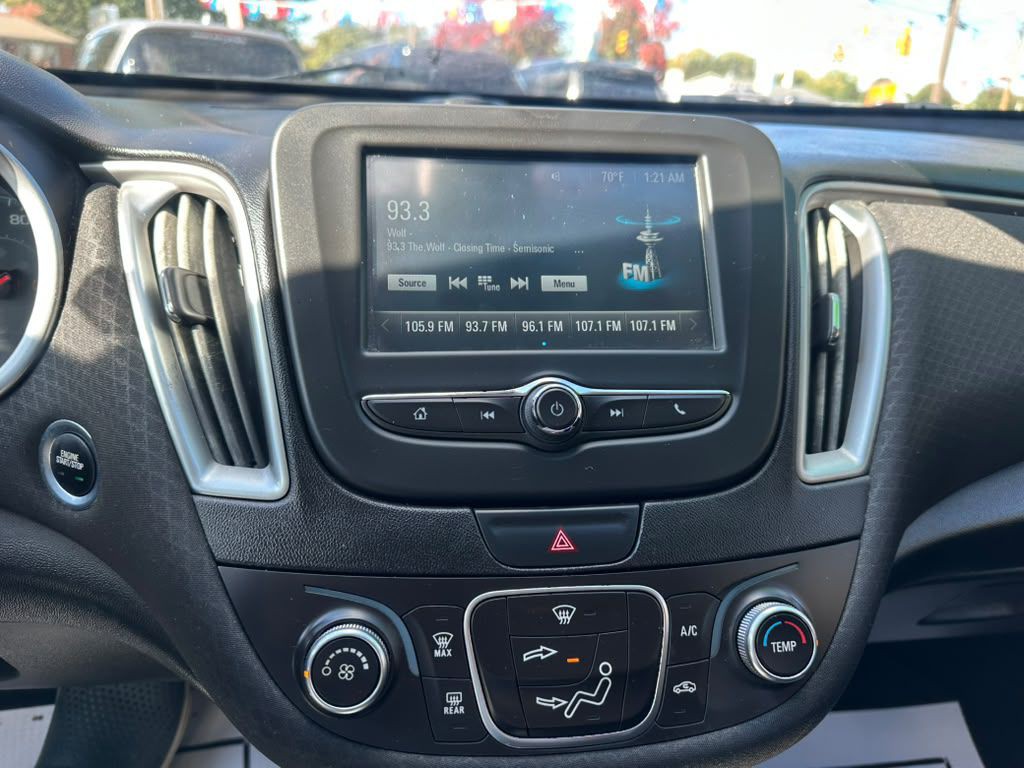 2018 Chevrolet Malibu Image 9