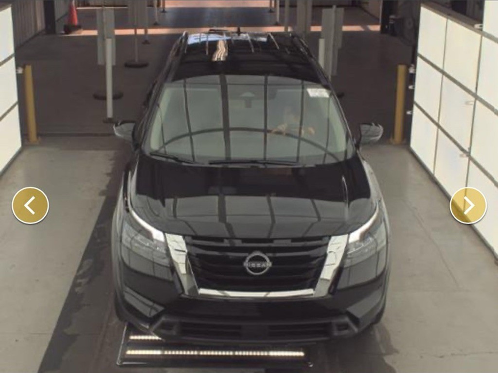 2016 Nissan Rogue Image 2