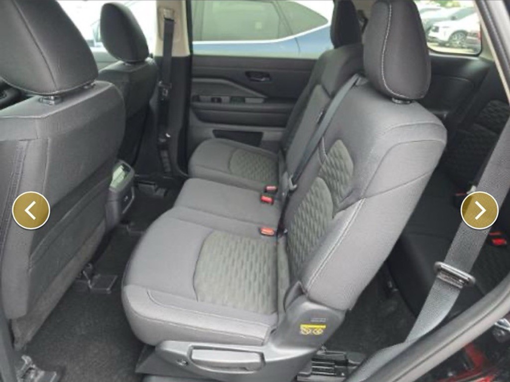 2016 Nissan Rogue Image 9