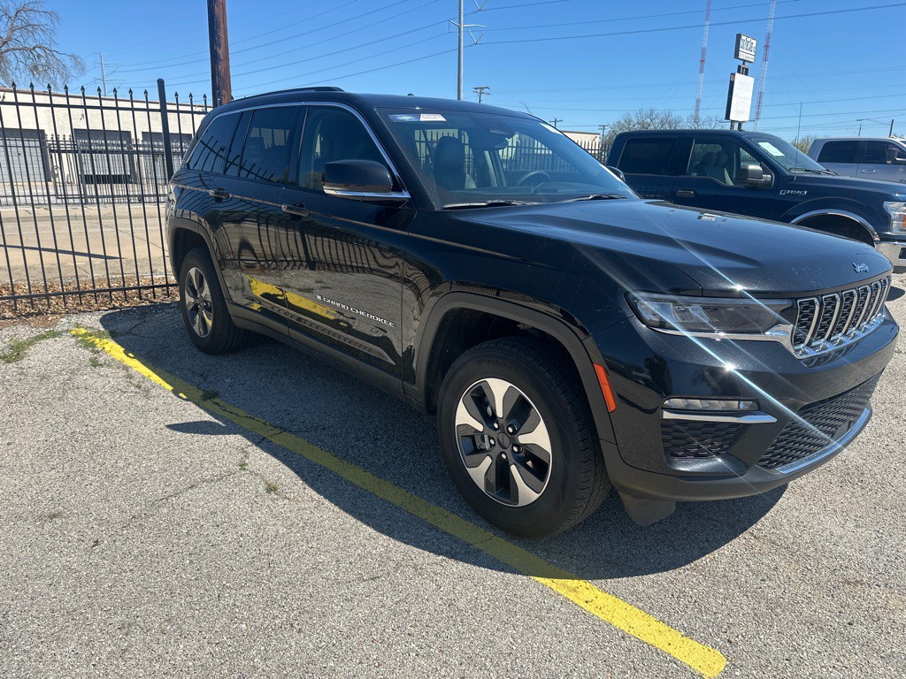 2022 Jeep Grand Cherokee Image 3