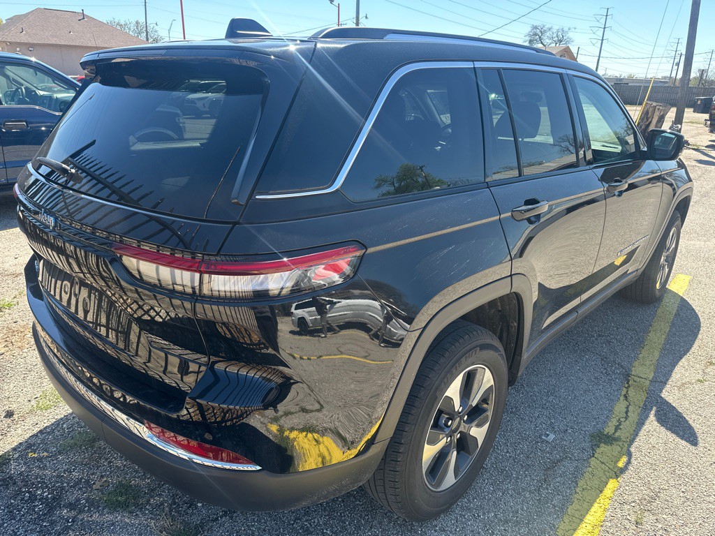 2022 Jeep Grand Cherokee Image 4