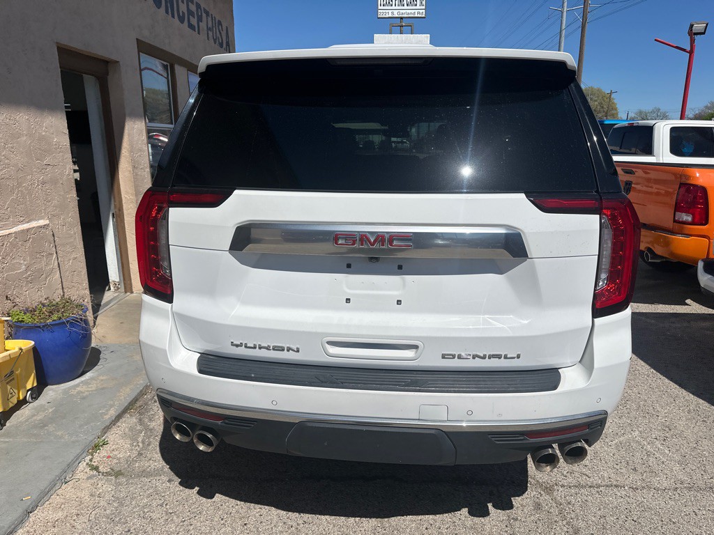 2023 GMC Yukon Image 4