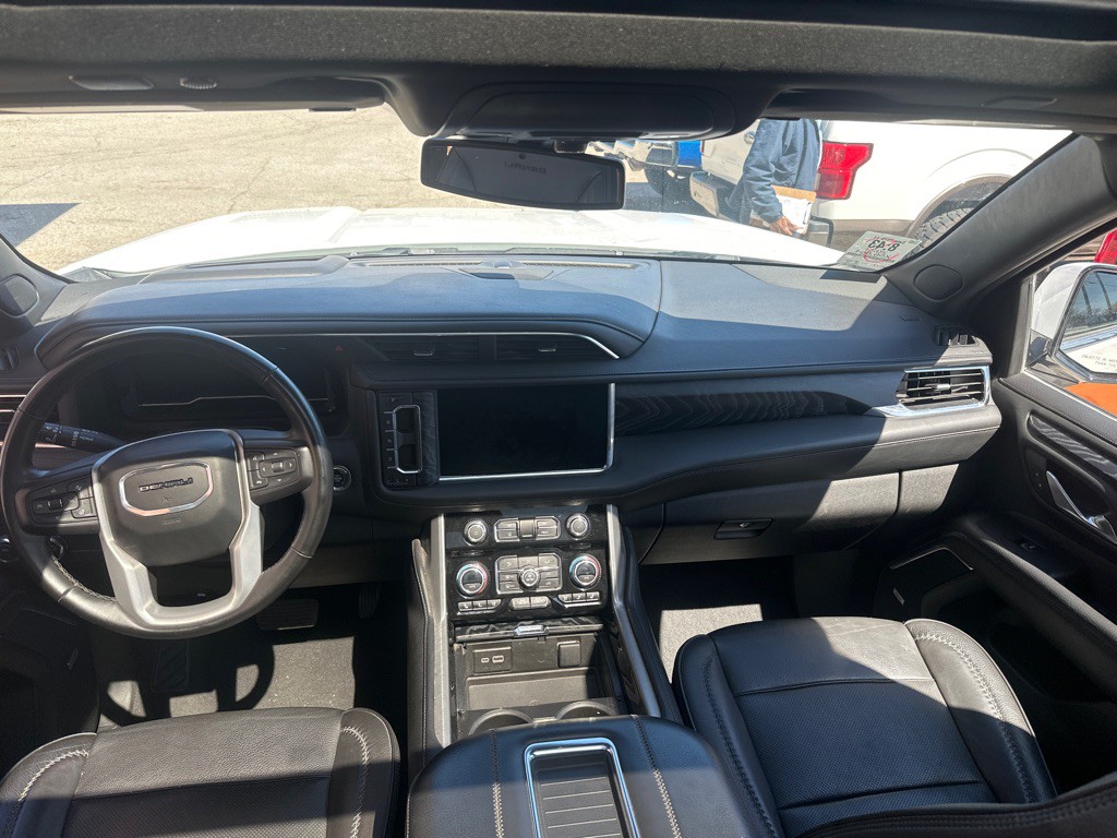 2023 GMC Yukon Image 5