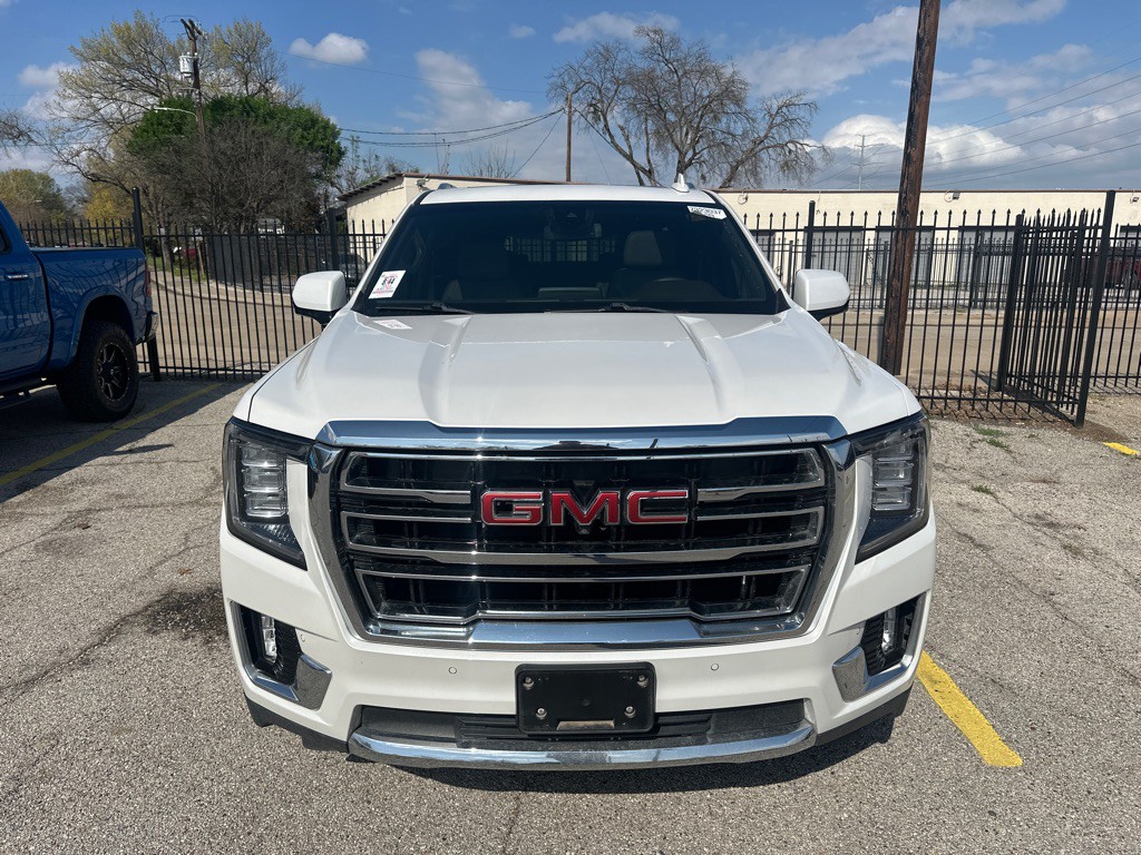 2023 GMC Yukon Image 2
