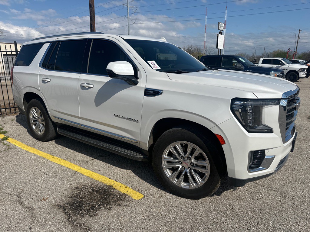 2023 GMC Yukon Image 3