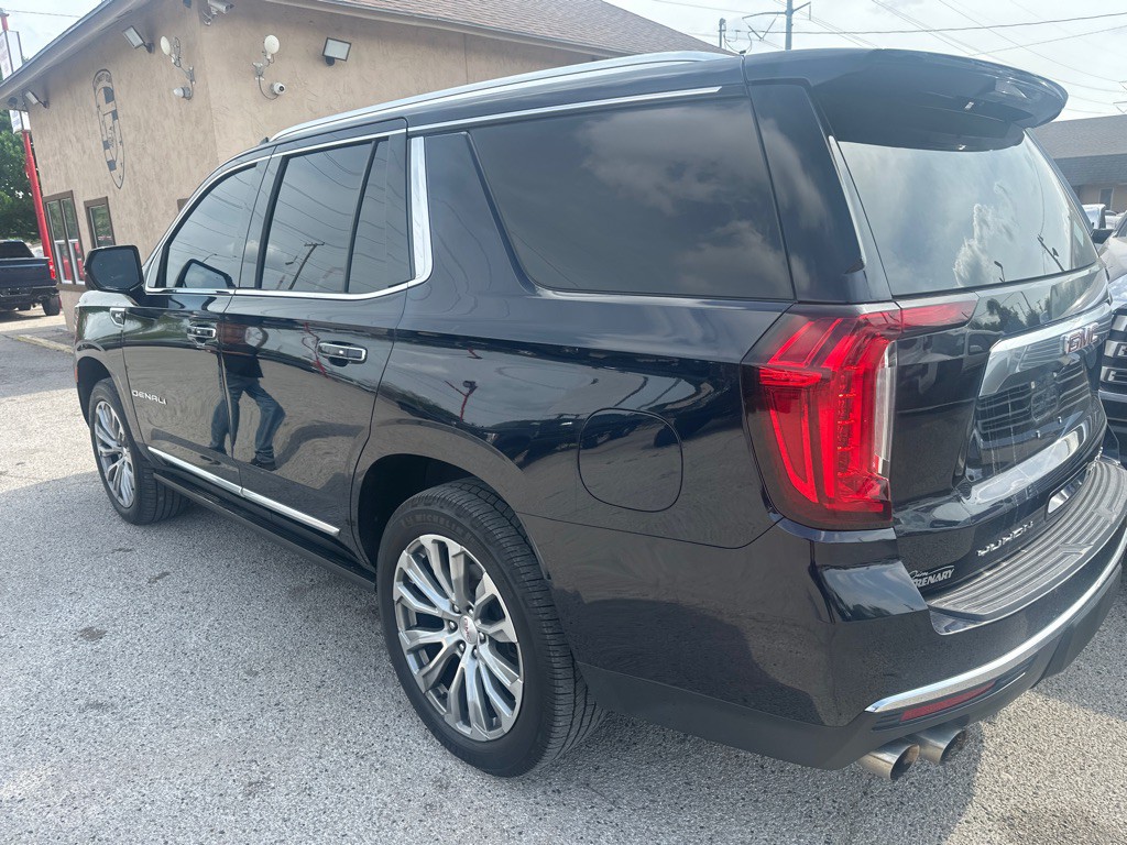 2021 GMC Yukon Image 3