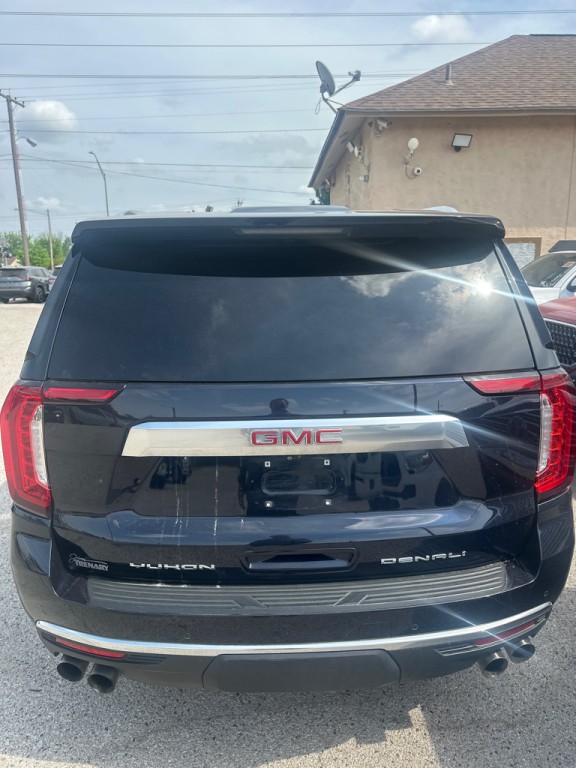 2021 GMC Yukon Image 4
