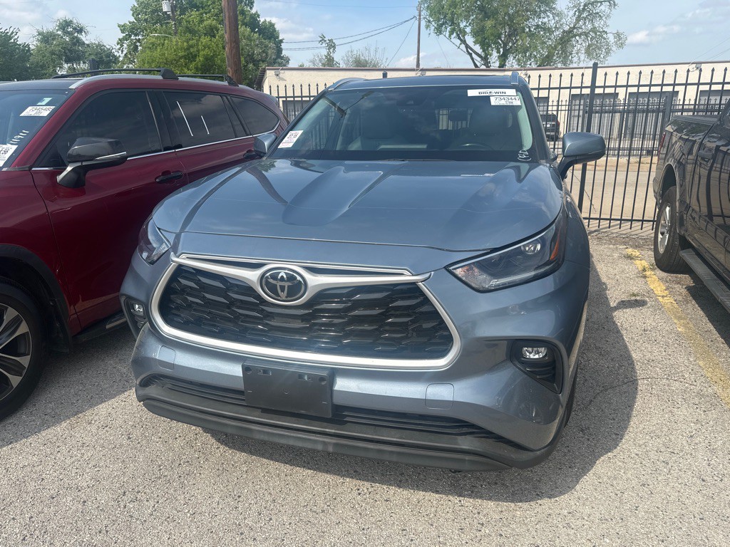 2021 Toyota Highlander Image 1