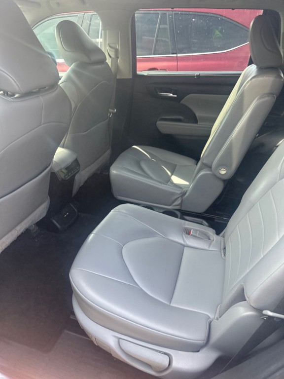 2021 Toyota Highlander Image 6