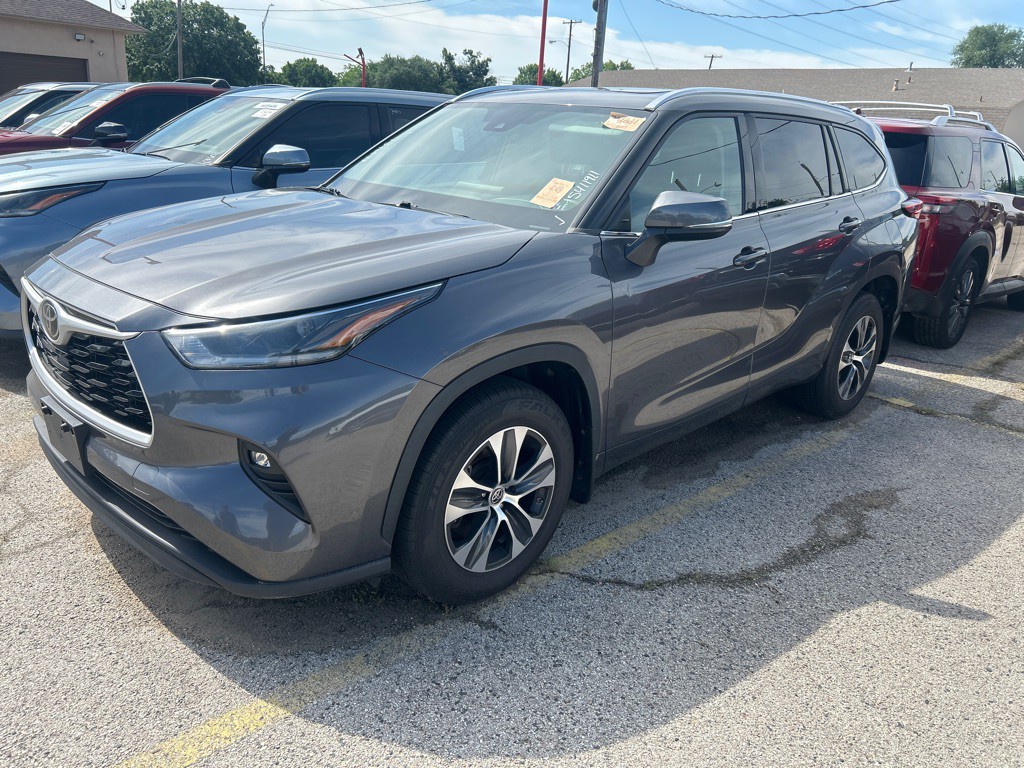 2021 Toyota Highlander Image 1