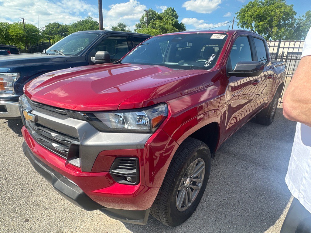 2024 Chevrolet Colorado Image 1