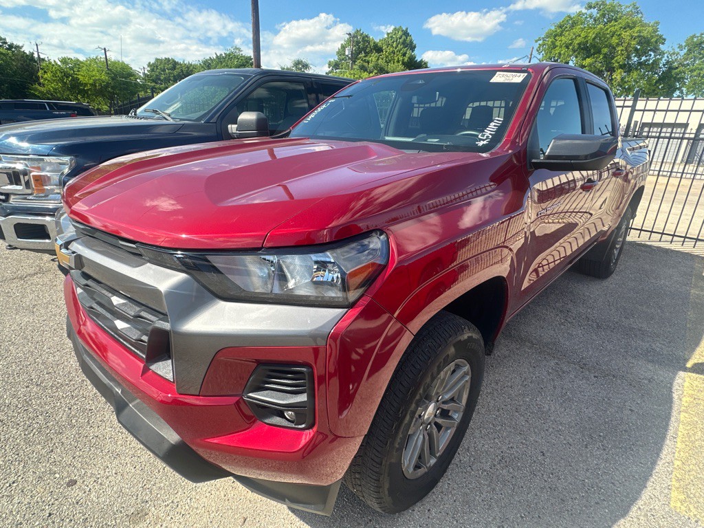 2024 Chevrolet Colorado Image 2