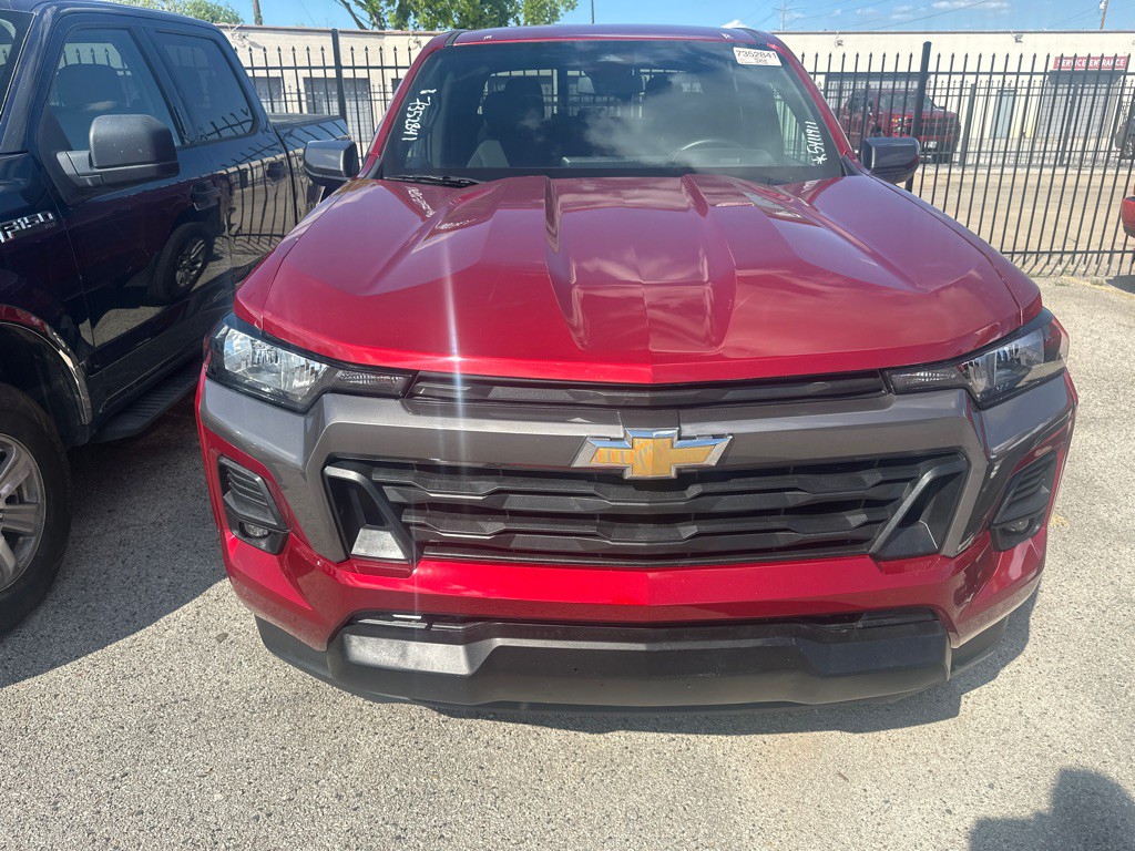 2024 Chevrolet Colorado Image 3